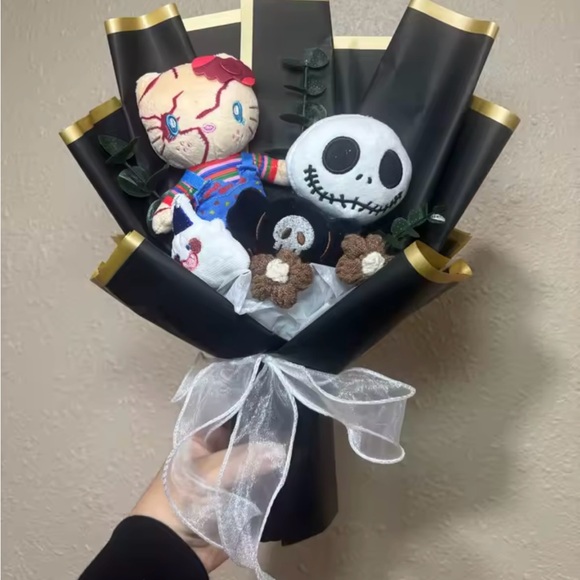 Hello Kitty Black and White Plush Bouquet - Picture 2 of 2